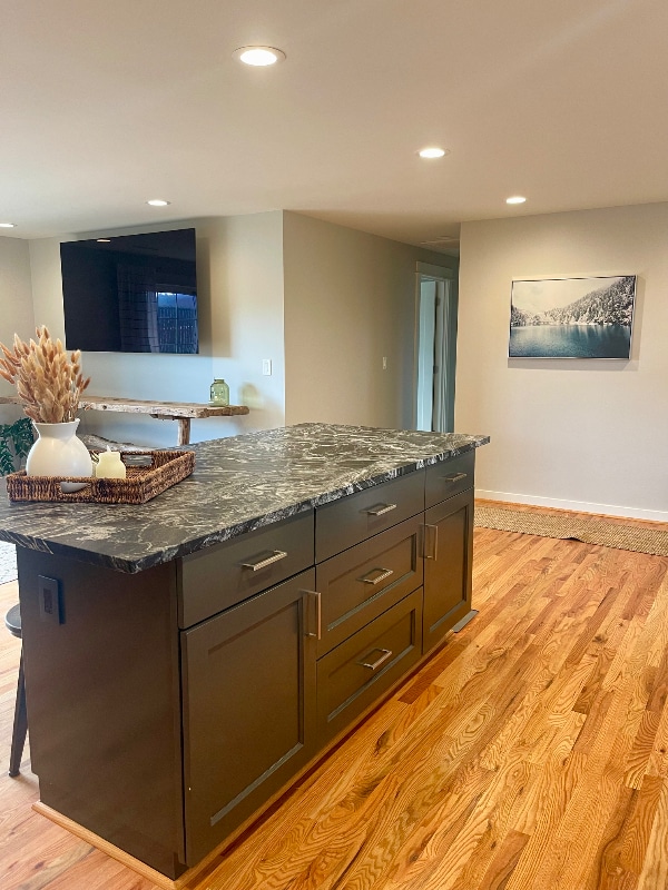 Photo - 305 Rosewood St