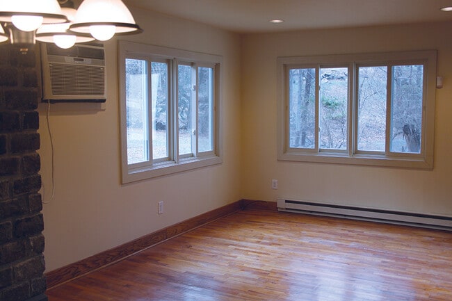 Photo - 26 Hollis Ln