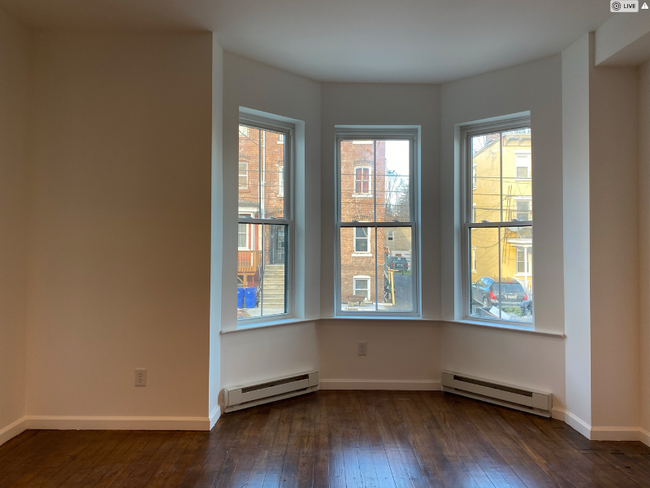 Building Photo - 249 1st St Rental