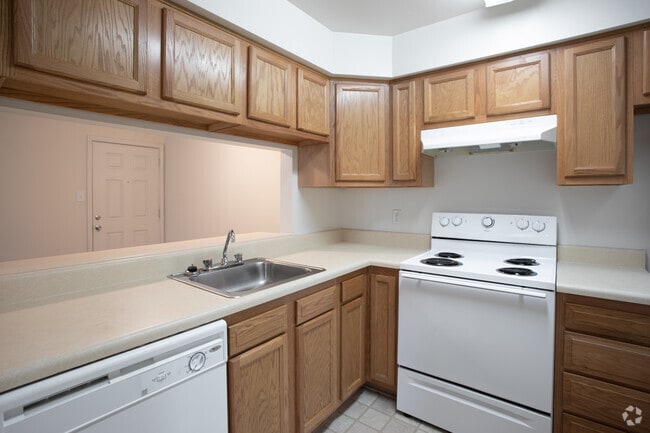 1BR,1BA,-670SF - Arbor Glen Apartments