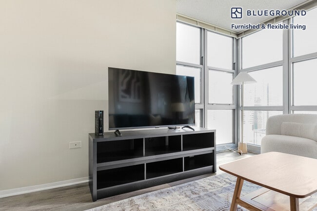 Photo - 180 N Jefferson St Unit FL23-ID1335