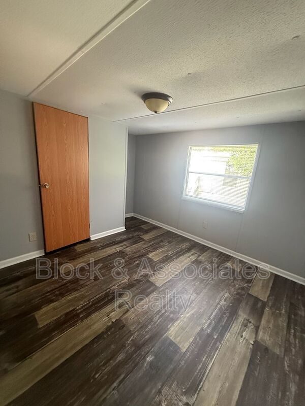 Photo - 127 W Strider St