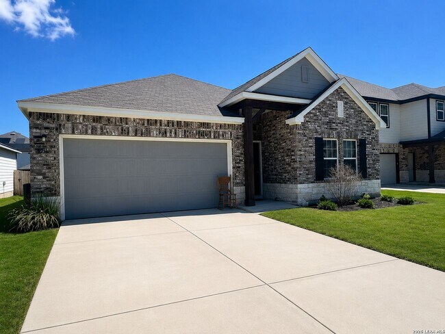 Photo - Newer Beautiful Home featuring 3-bedroom 2 Bath Plus office