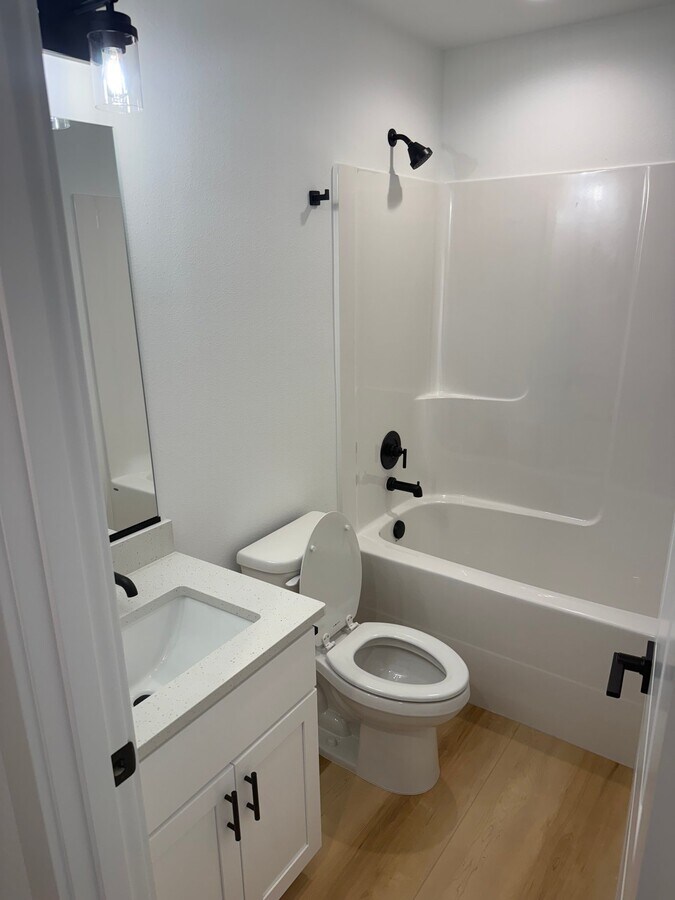 Photo - 117 Orchard Ave S
