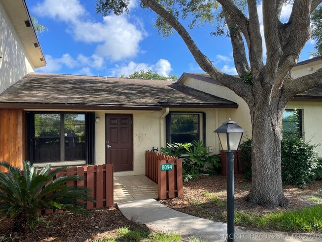 Building Photo - 8094 SE Villa Cir