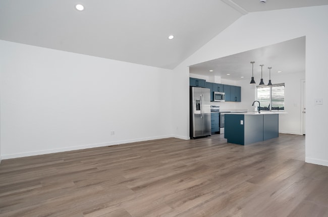 Photo - 124 W View Dr