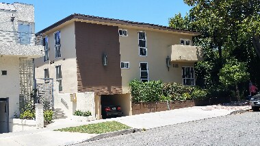 Front of building - 633 N Sweetzer Ave Unit 5