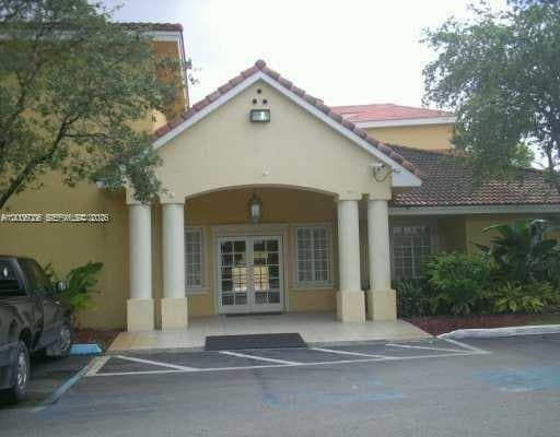 Building Photo - 8205 SW 152nd Ave Unit F403