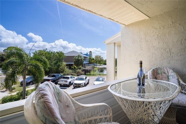 Photo - 656 Windrush Bay Dr Unit 656