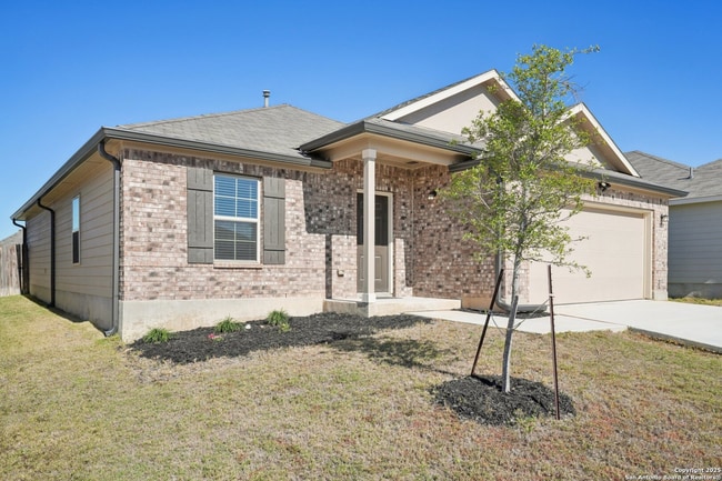 Photo - Beautiful 3 - Bedroom One Story Home in Vista Ridge Community