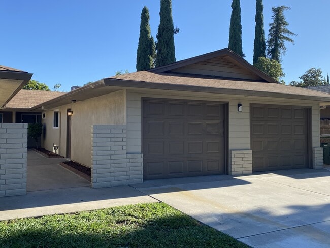 Building Photo - 1607 E Rumble Rd Rental
