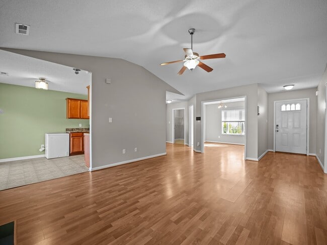 Photo - 101 Berwick Ct
