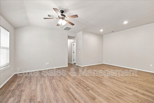 404 Chalk Hill Ct