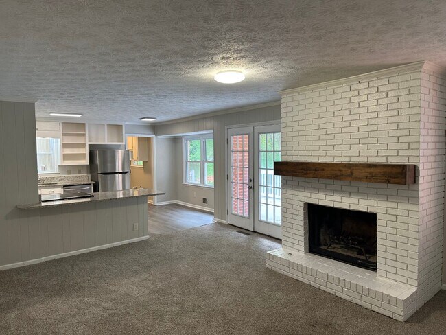 Photo - Great location! Easy access to Trilith, PT...