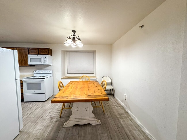 Photo - 728 W 1720 N