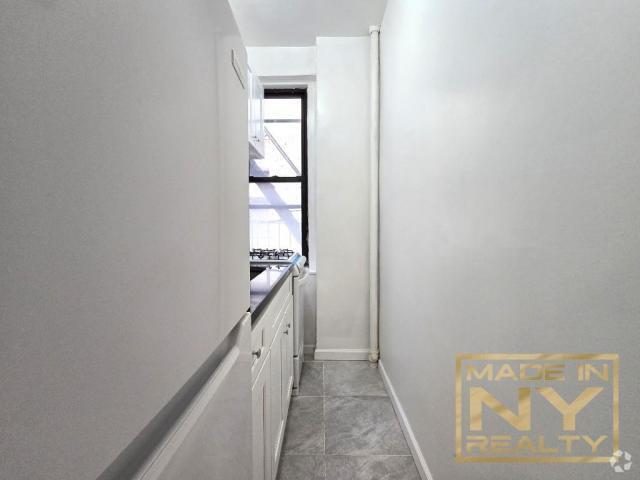 Building Photo - 0 bedroom in SUNNYSIDE NY 11104 Unit 4H Rental