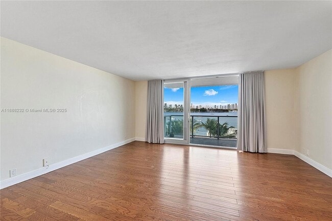 Photo - 1000 West Ave Unidad 319