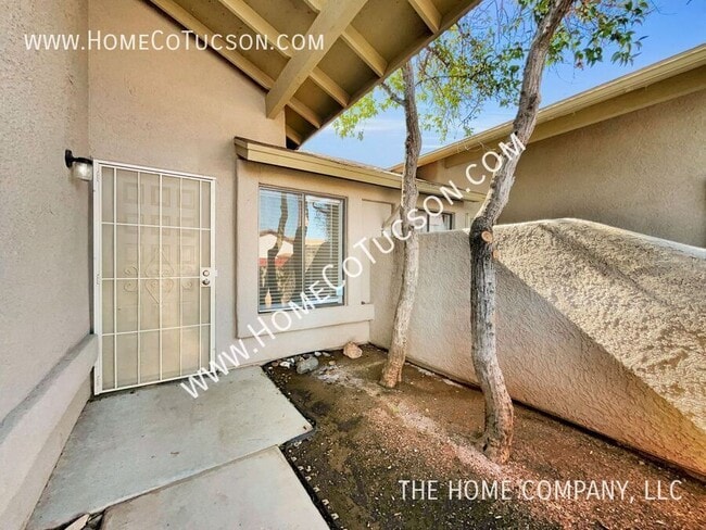 Photo - 3873 S Havenhurst Dr