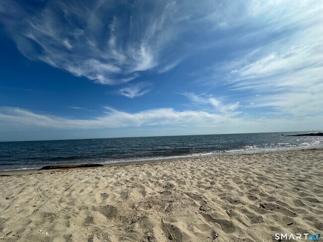37 Seaside Ln