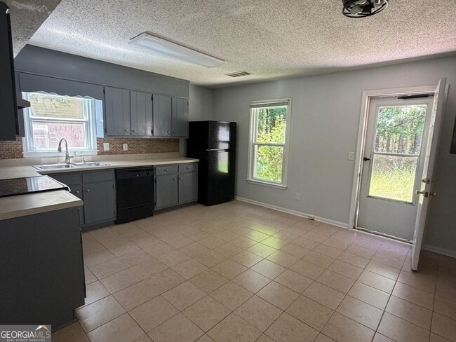 5677 Heron Ct