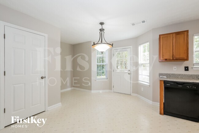 7008 Setters Way