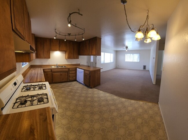 Photo - A Surfer's dream!! Short distance to the beach!!