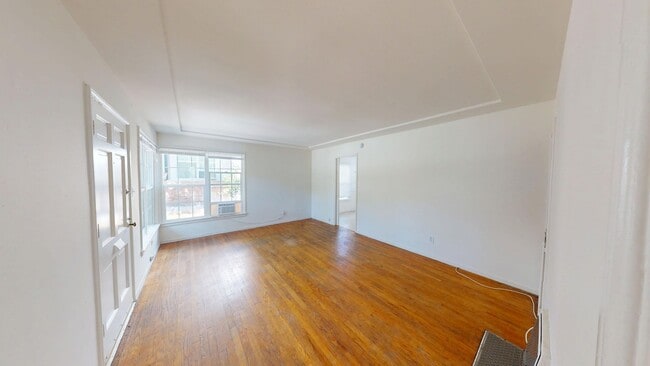 Photo - 630 Brent Ave