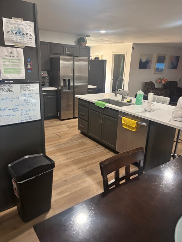 Building Photo - 1170 E 43rd St