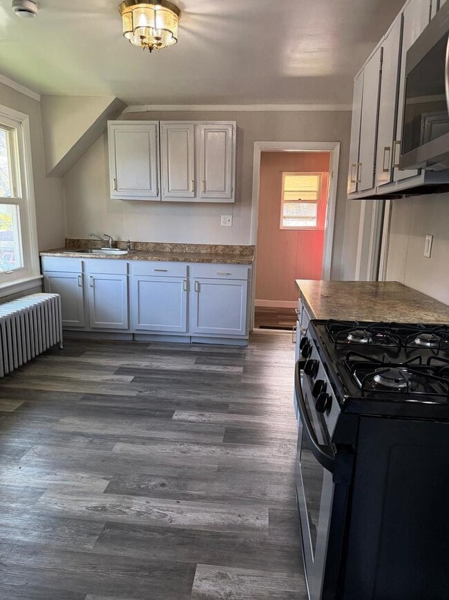 Photo - 930 S Victory St