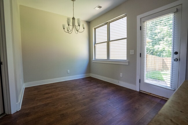 Photo - 598 The Heights Ln