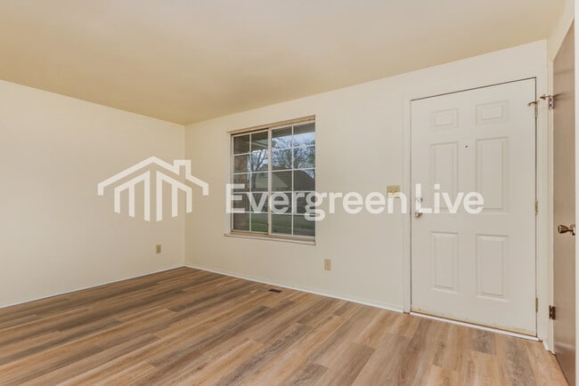 Photo - 5989 Chatsworth Dr