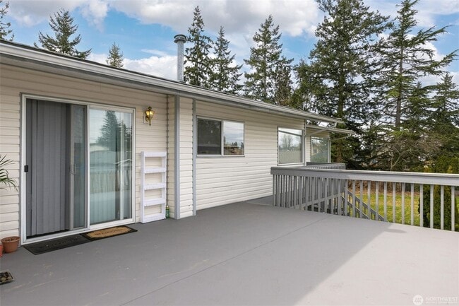 2821-2823 Queen St Unit 2823