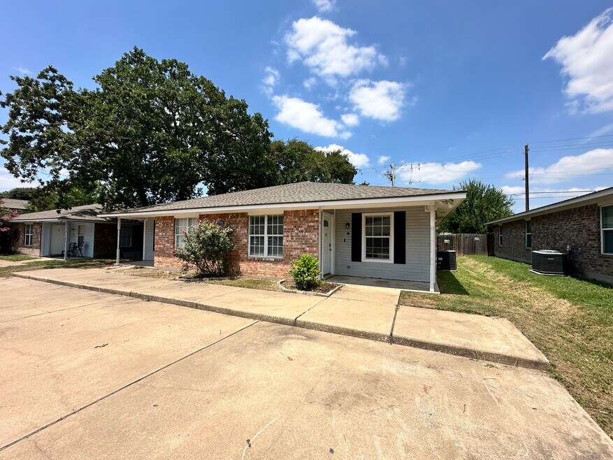 1904 Sbisa Way Unit B