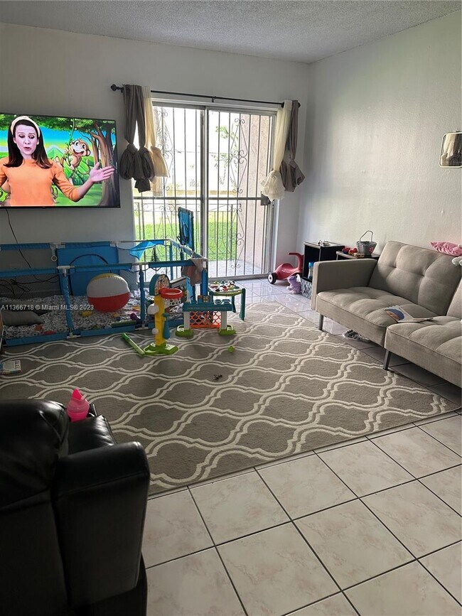 Photo - 3640 NW 9th St