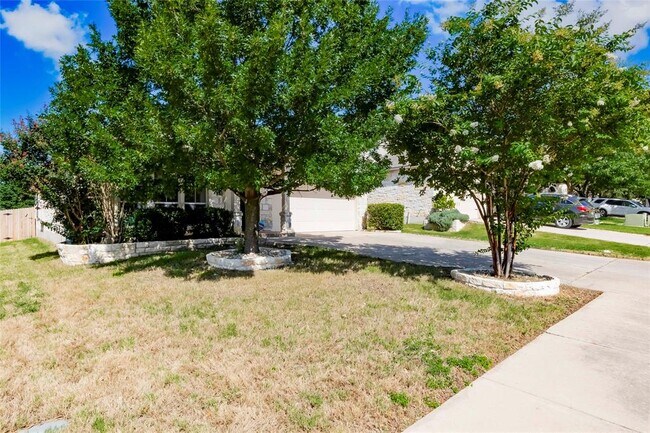 Photo - 309 Riverine Way
