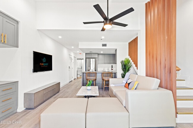 Building Photo - 8115 Thomas Dr Unit 5C