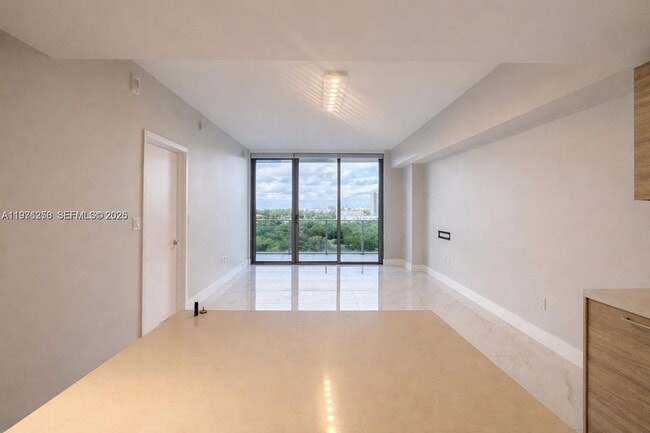 Photo - 16385 Biscayne Blvd Unit 1102