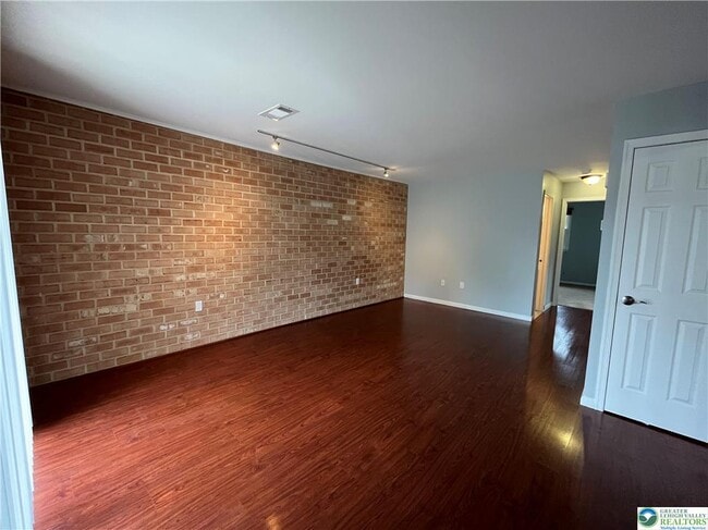 Photo - 4053 Vaughn St