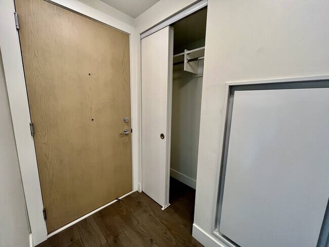 Photo - 3498 Marine Wy