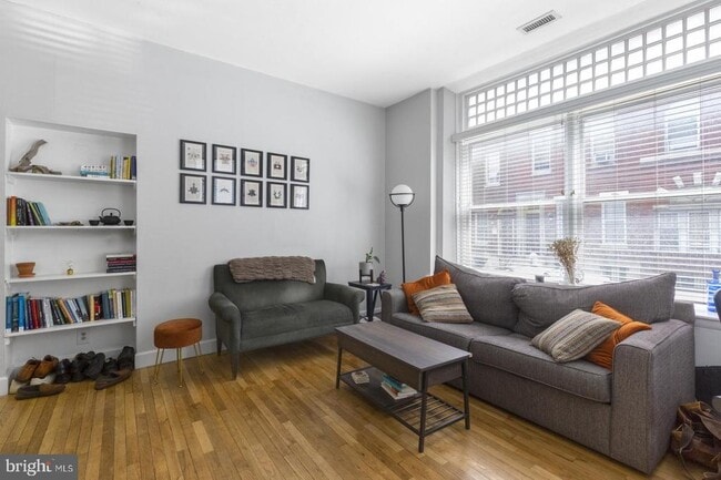 Photo - 242 S 13th St Unidad A