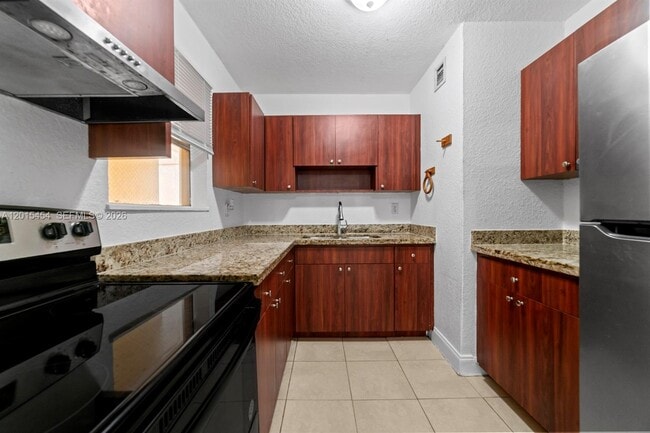 Photo - 525 W 69th St Unit 306