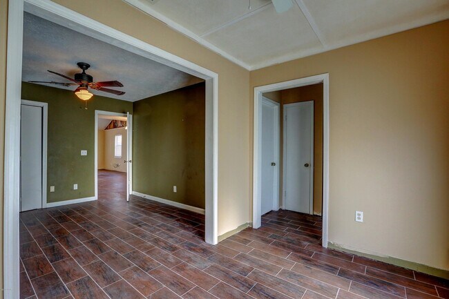 Photo - 3415 W 19th St