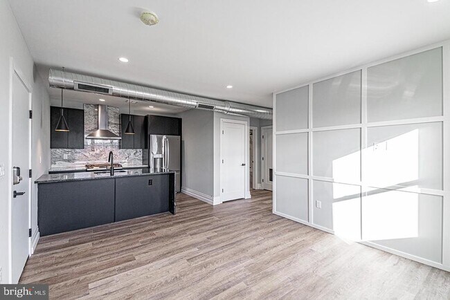 Building Photo - 526 Brown St Unit 205