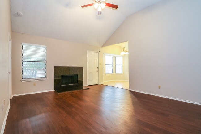 Photo - 641 Ozark Ave