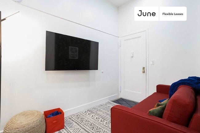 Spacious ROOM at The Park Avenue House