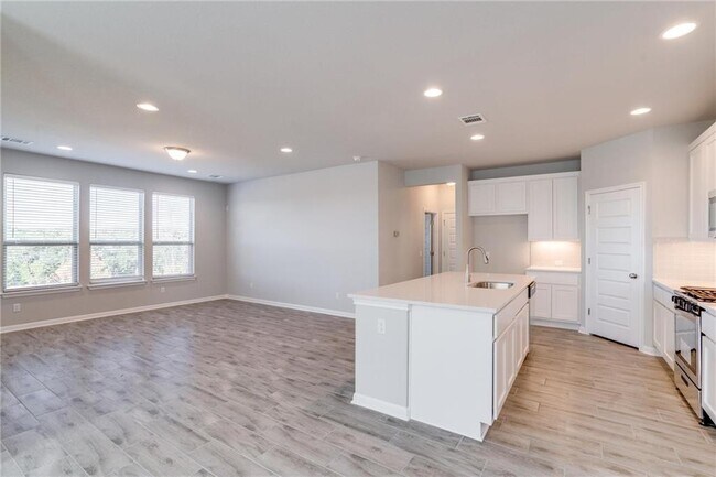 Photo - 2205 Limestone Lake Dr