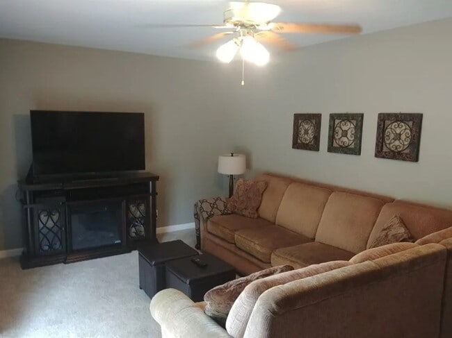 Photo - 8424 Holiday Hills Dr