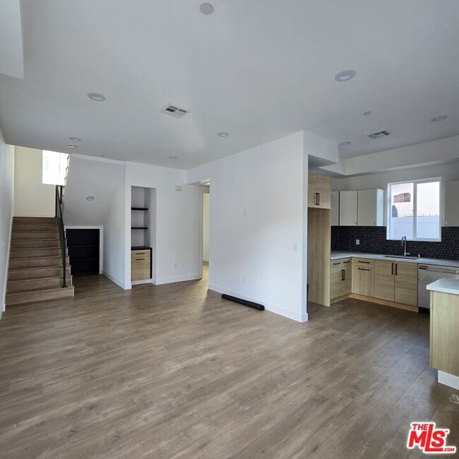 Building Photo - 2109 S West View St Rental