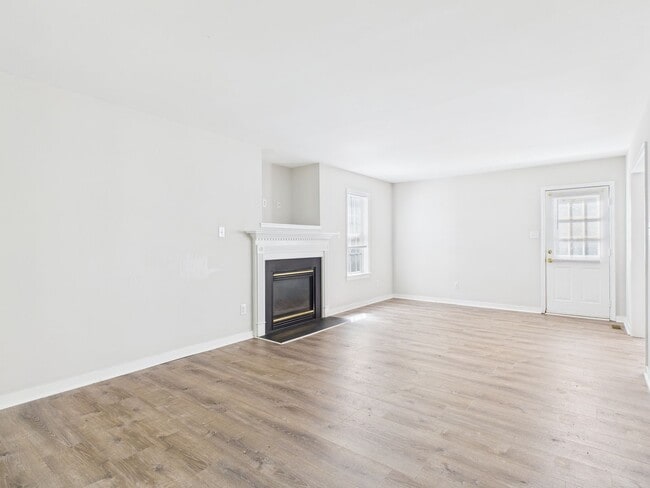 Photo - 6911 Staunton Ave