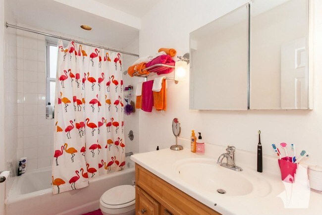 Photo - 569 W Arlington Pl Unit 2